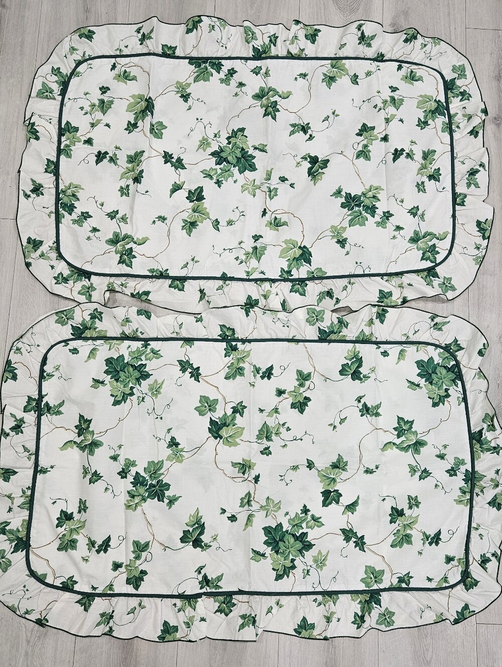 VTG Waverly English Ivy KING Pillow Shams Ruffles Pillowcases Green White Set 2